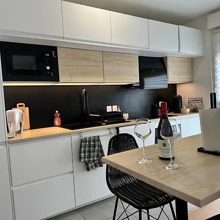 Bien Equipe Pres De Paris Et Stade De France Avec Place De Stationnement Apartment
